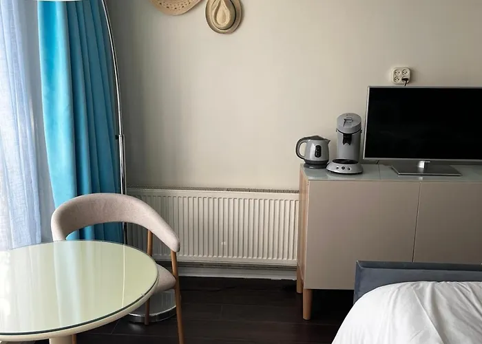 Boutique Zeelui 4* 에크몬드안지